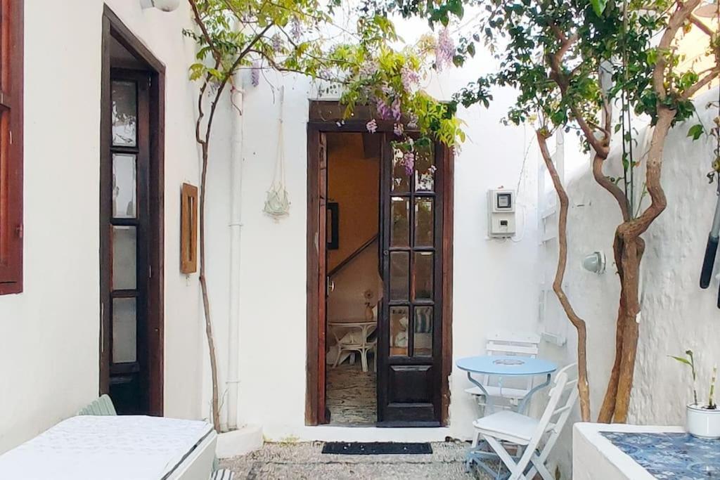 Town House With Rooftop Jacuzzi Rhodes City Exterior foto